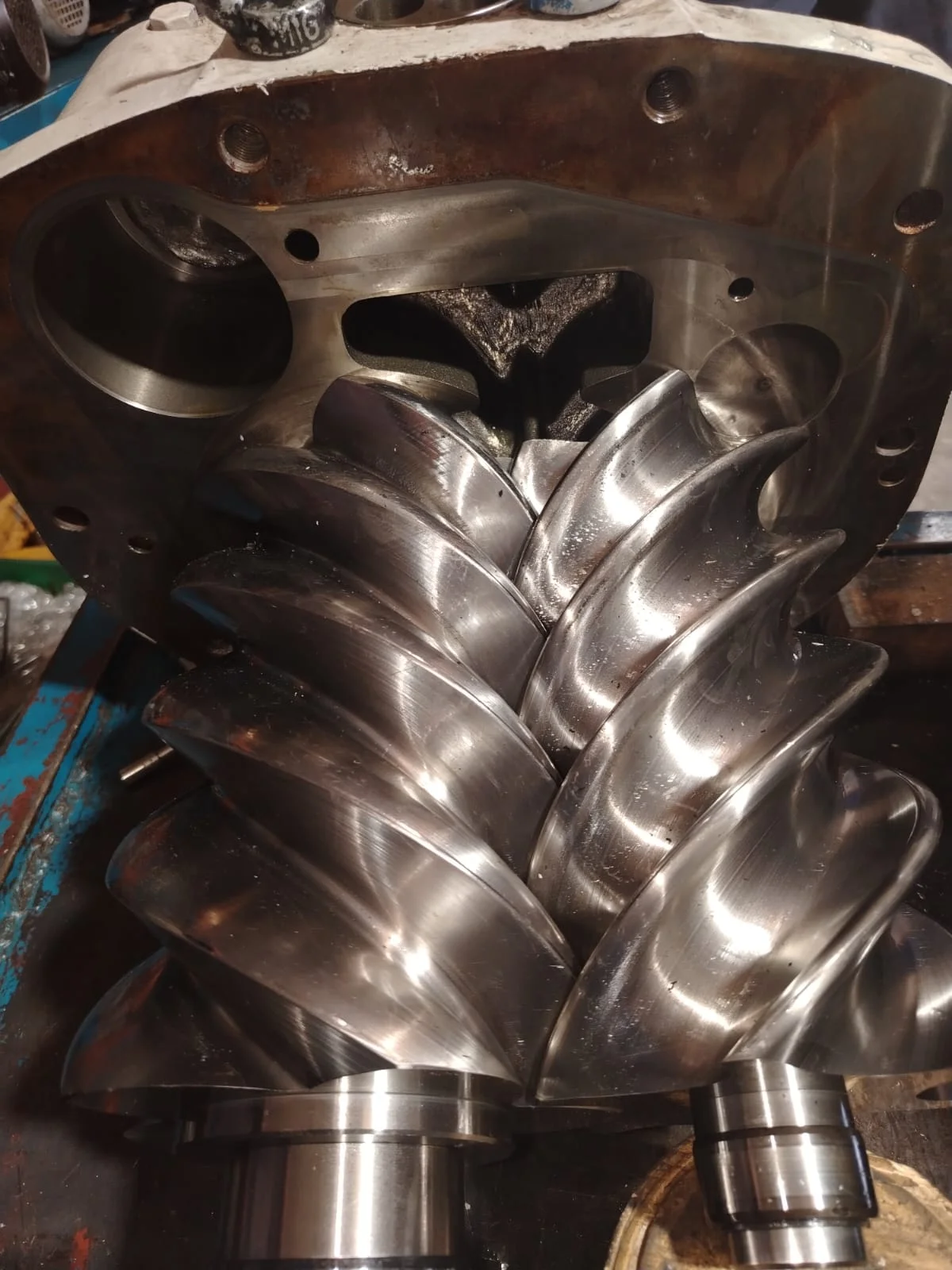 Compressor dismantling and inspection process